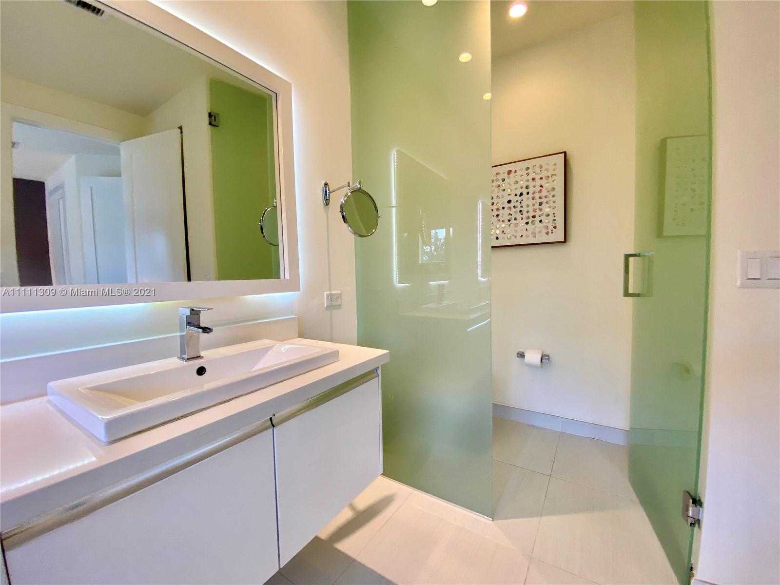 Small Image of 6328 NORTH WEST 105TH PL #., Doral Number 22