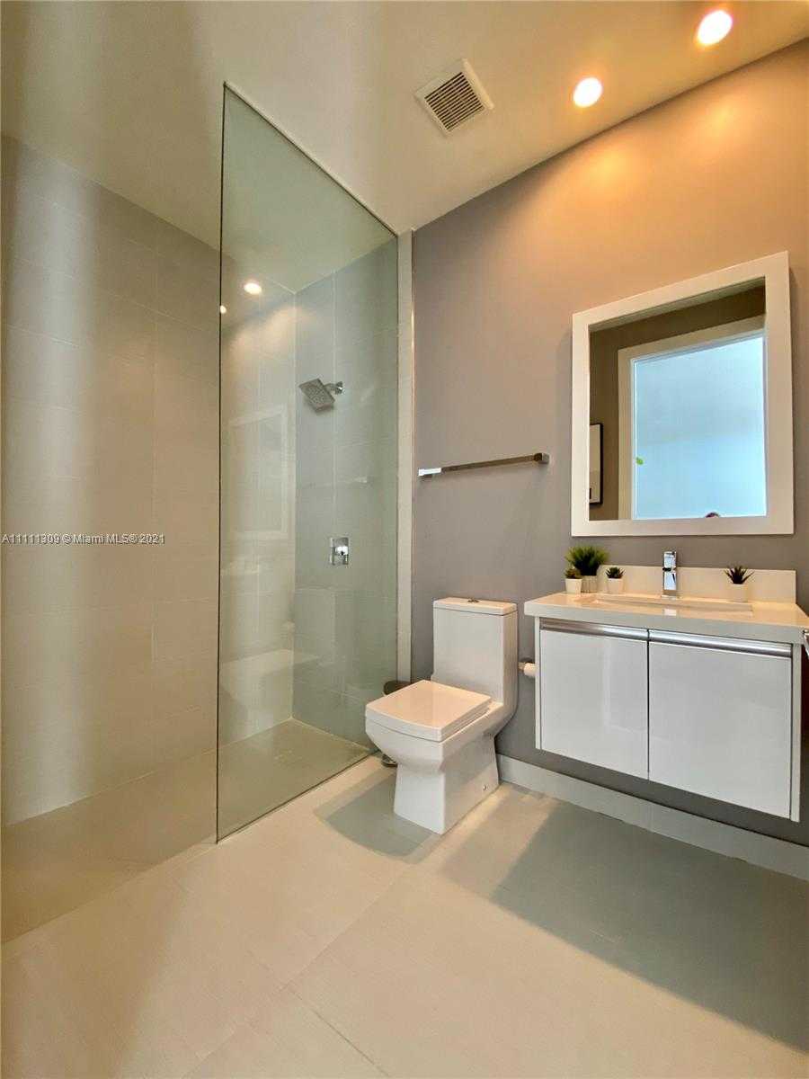 Small Image of 6328 NORTH WEST 105TH PL #., Doral Number 25