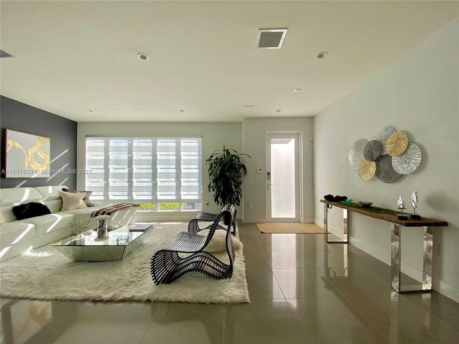 Small Image of 6328 NORTH WEST 105TH PL #., Doral Number 4