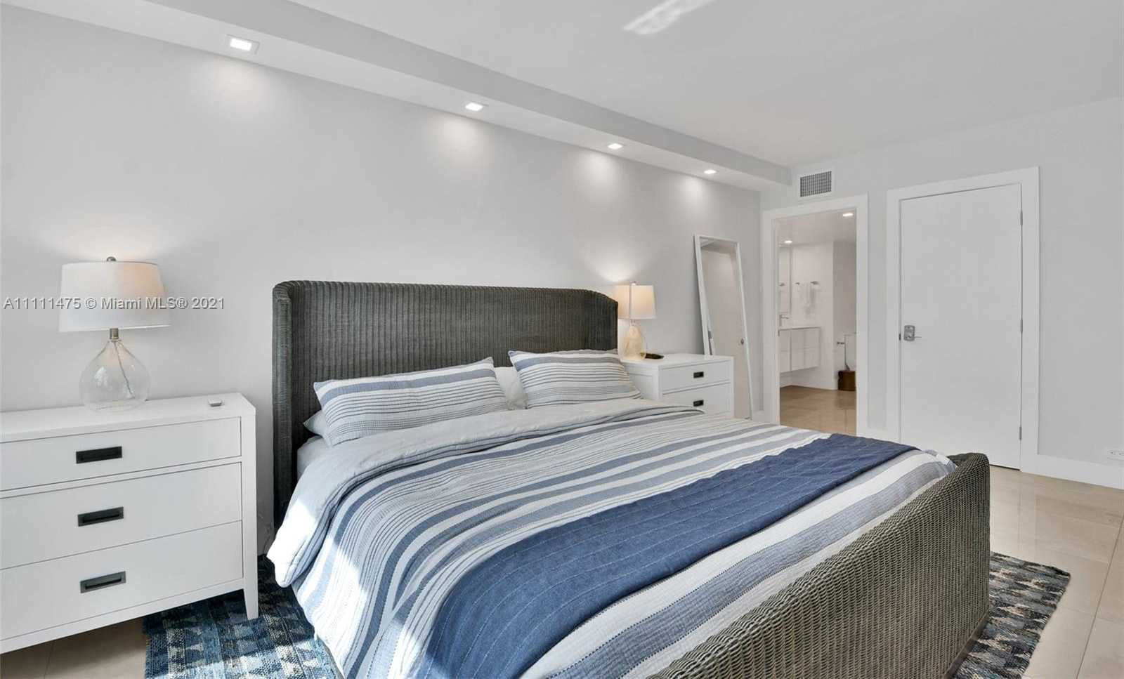 Small Image of 2301 COLLINS AVE #303, Miami Beach Number 27