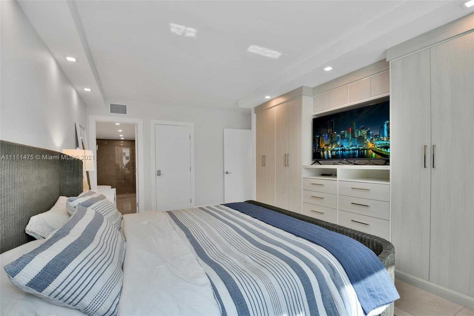Small Image of 2301 COLLINS AVE #303, Miami Beach Number 34