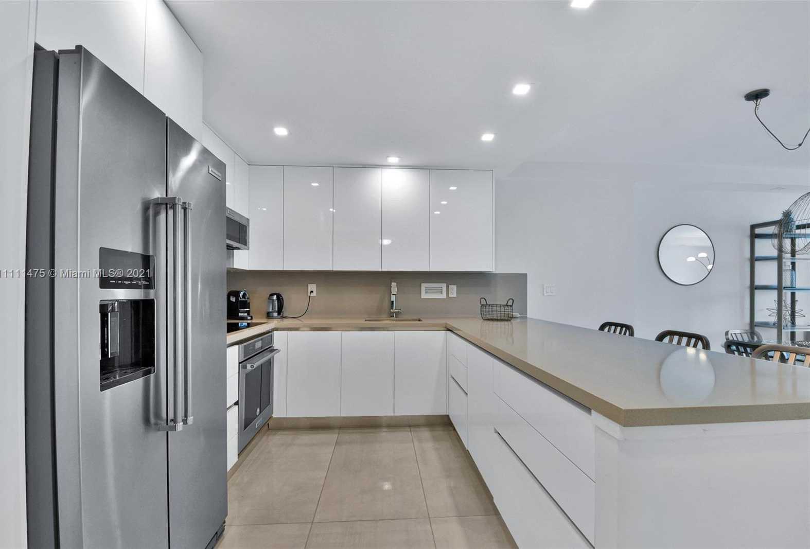 Small Image of 2301 COLLINS AVE #303, Miami Beach Number 5