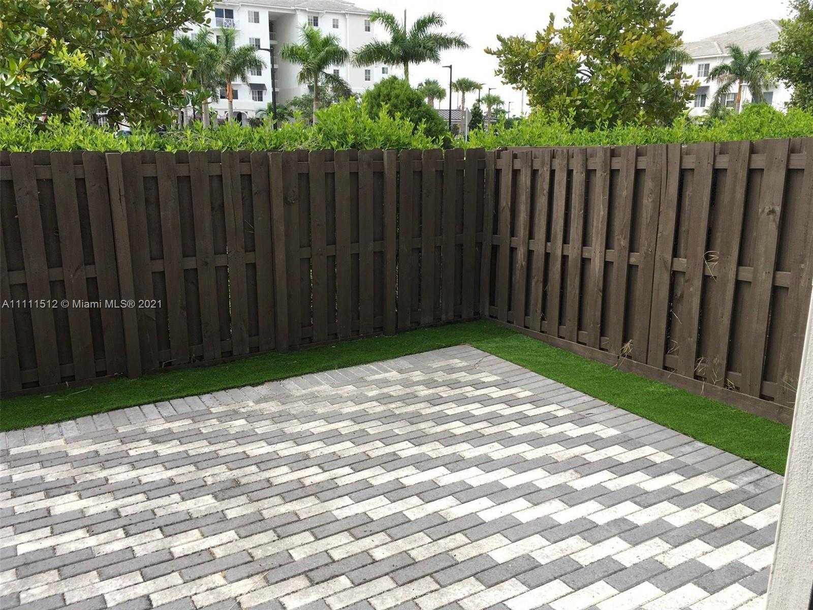 Small Image of 10500 NORTH WEST 78TH TER #10500, Doral Number 13