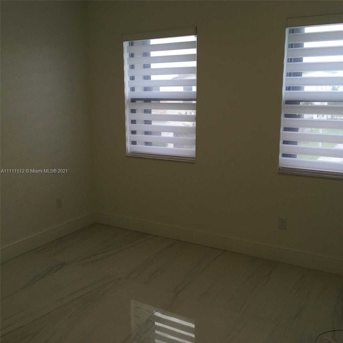 Small Image of 10500 NORTH WEST 78TH TER #10500, Doral Number 20