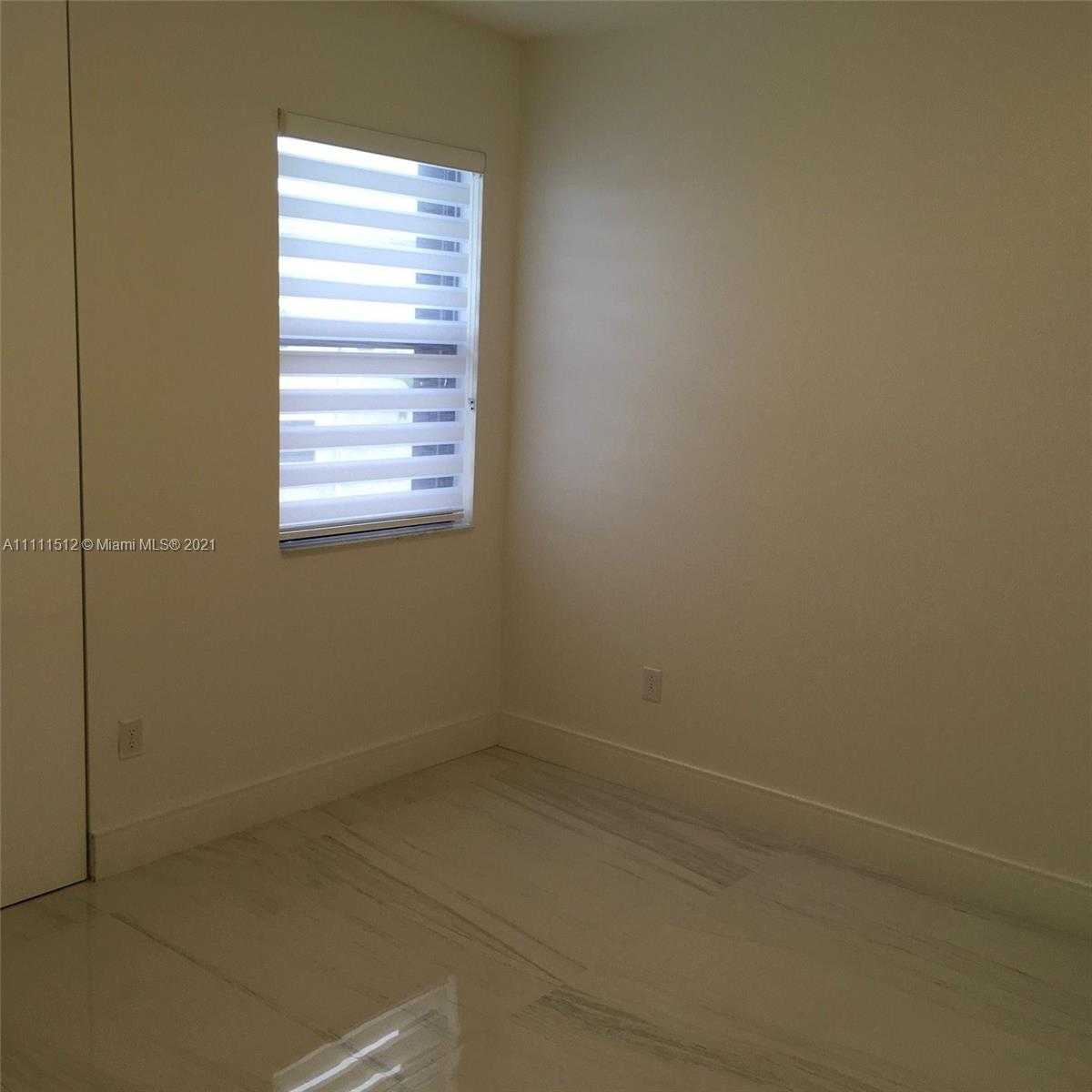 Small Image of 10500 NORTH WEST 78TH TER #10500, Doral Number 23