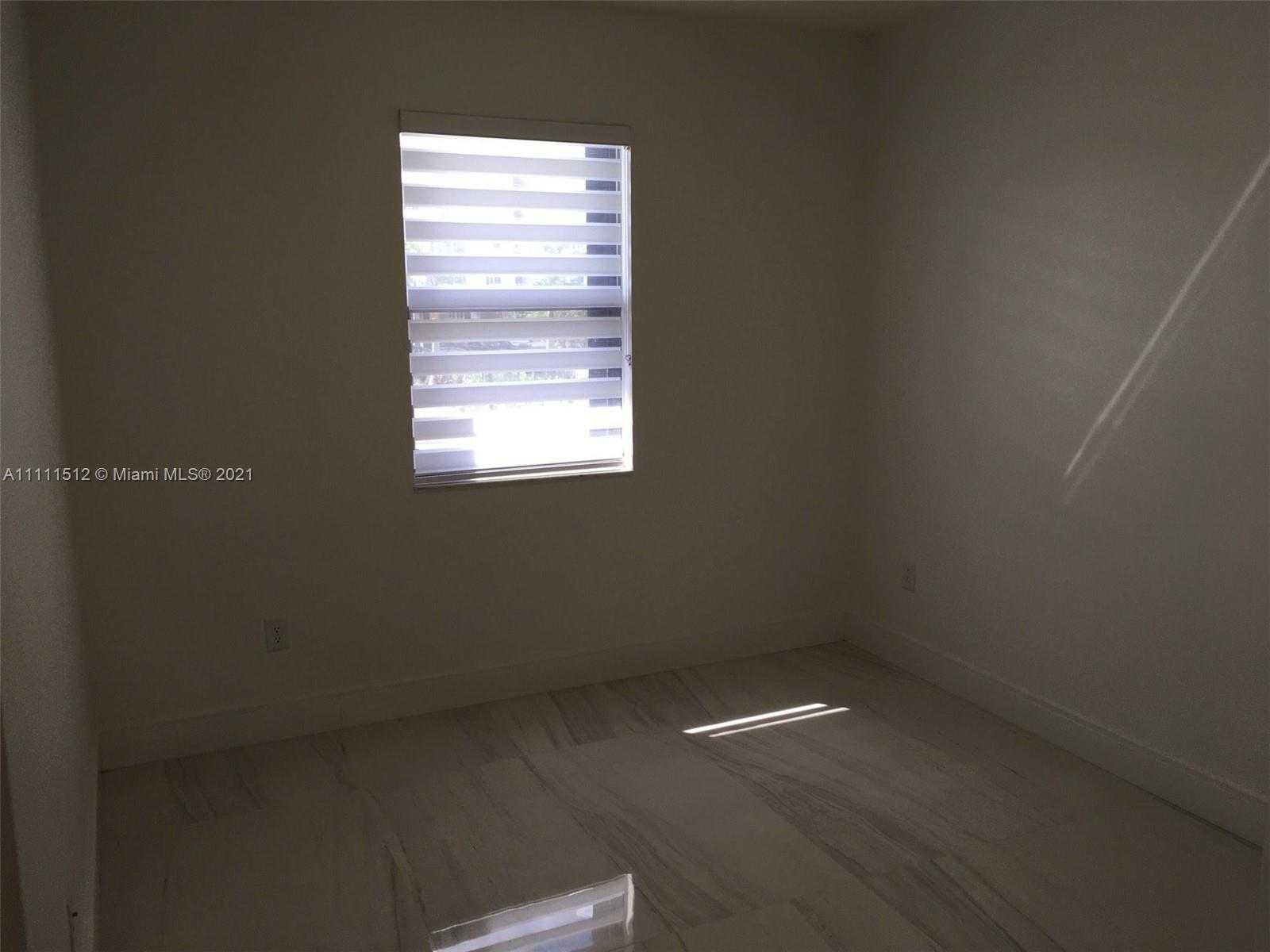 Small Image of 10500 NORTH WEST 78TH TER #10500, Doral Number 26