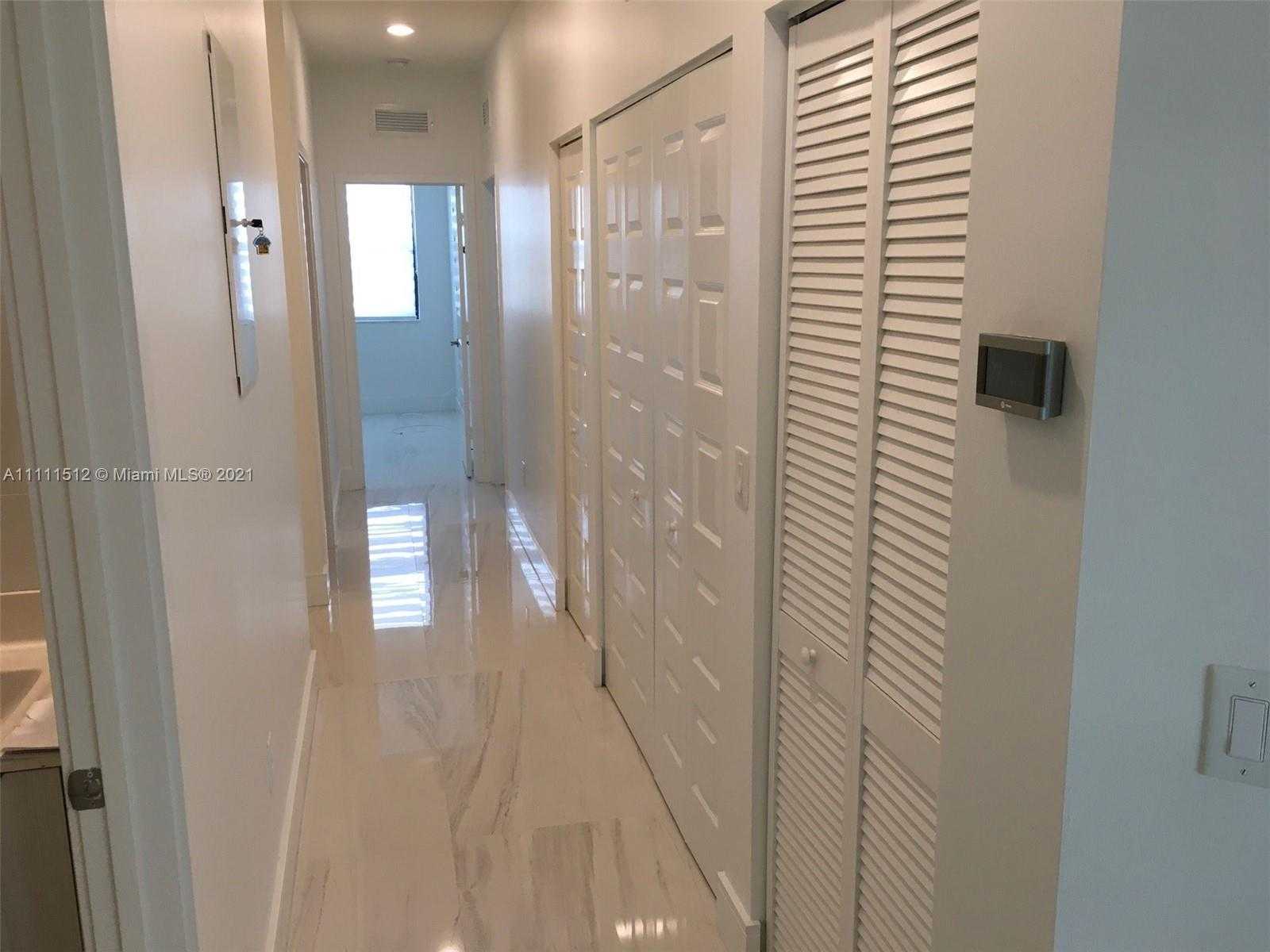 Small Image of 10500 NORTH WEST 78TH TER #10500, Doral Number 29