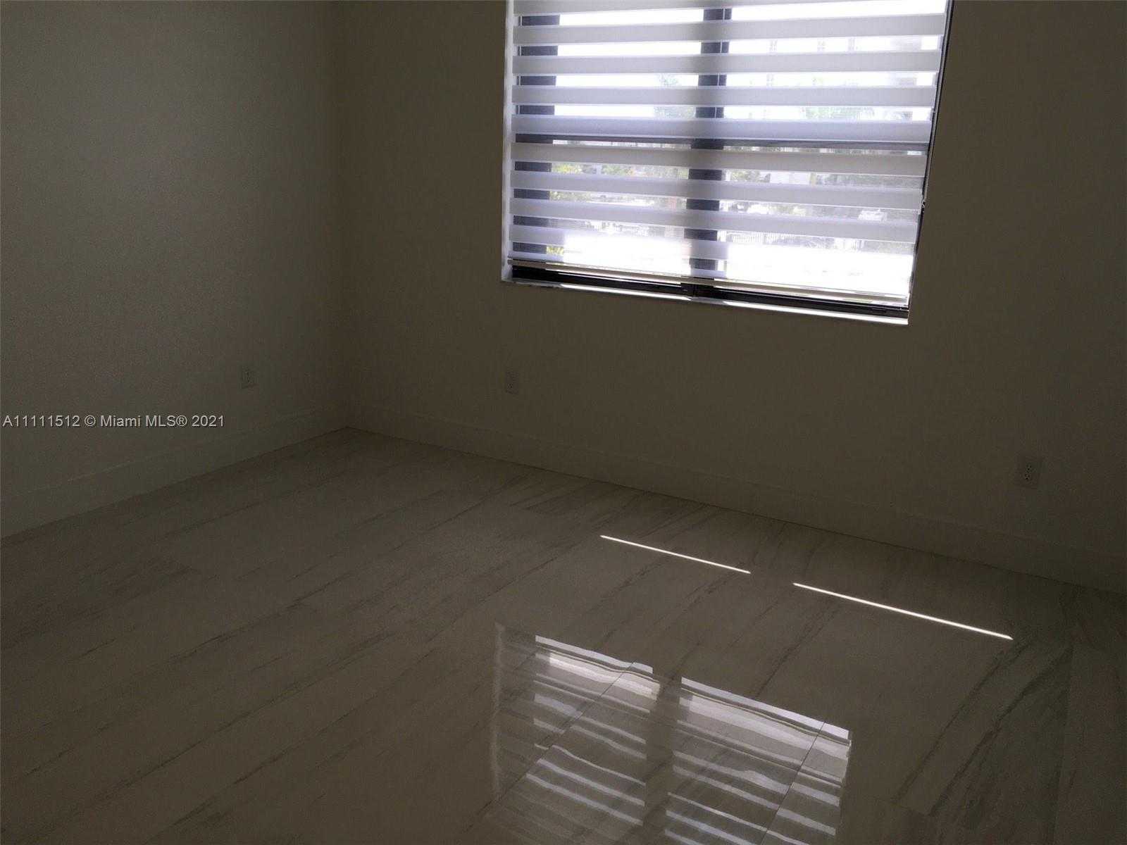 Small Image of 10500 NORTH WEST 78TH TER #10500, Doral Number 30