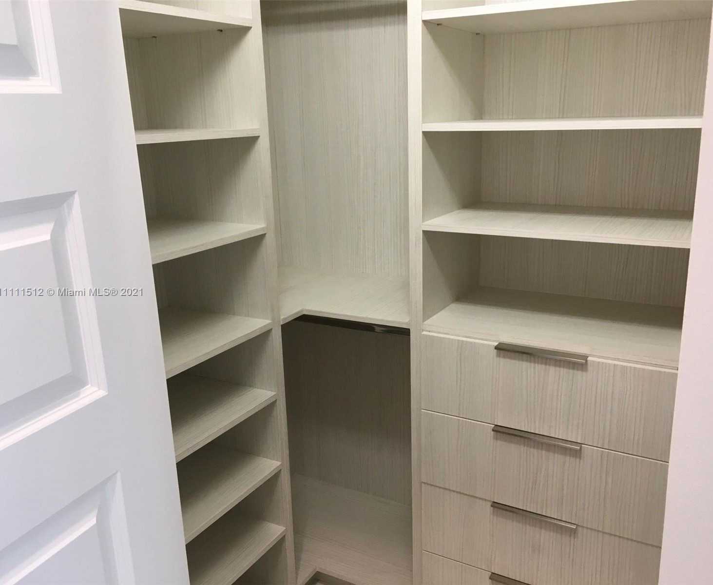 Small Image of 10500 NORTH WEST 78TH TER #10500, Doral Number 33