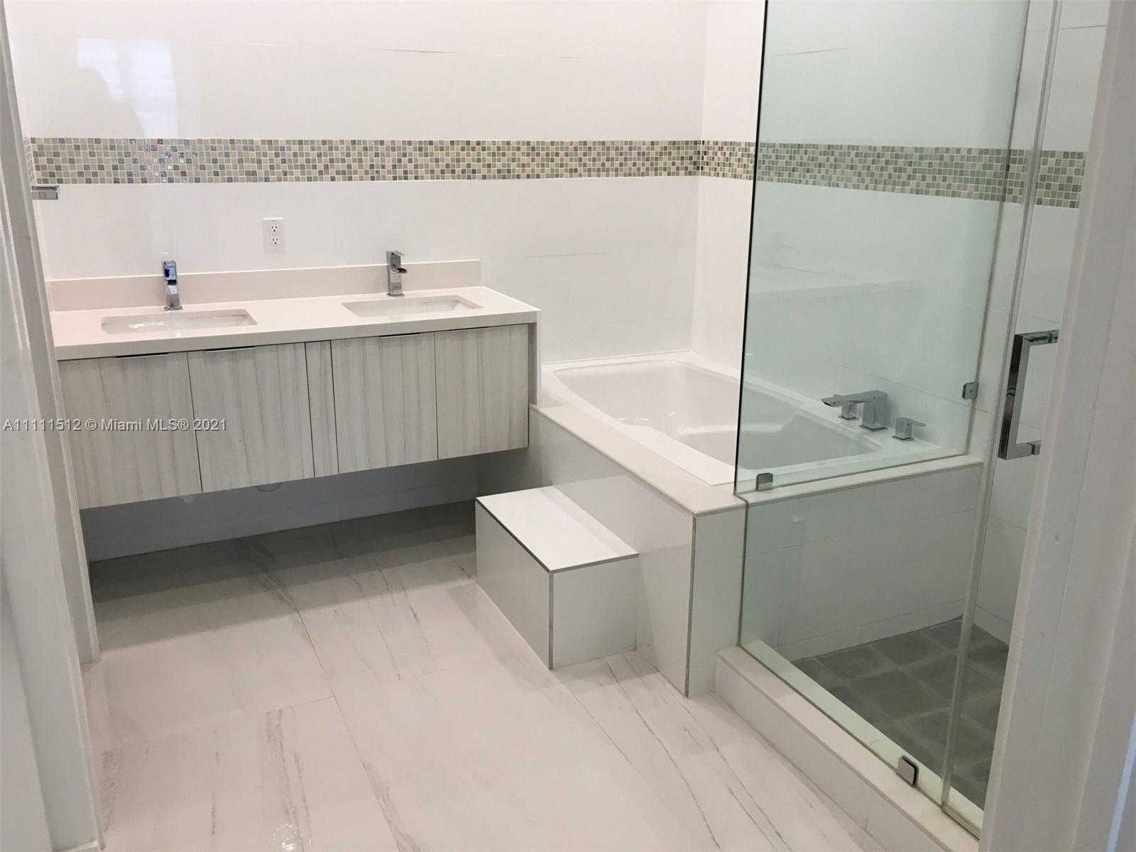 Small Image of 10500 NORTH WEST 78TH TER #10500, Doral Number 34