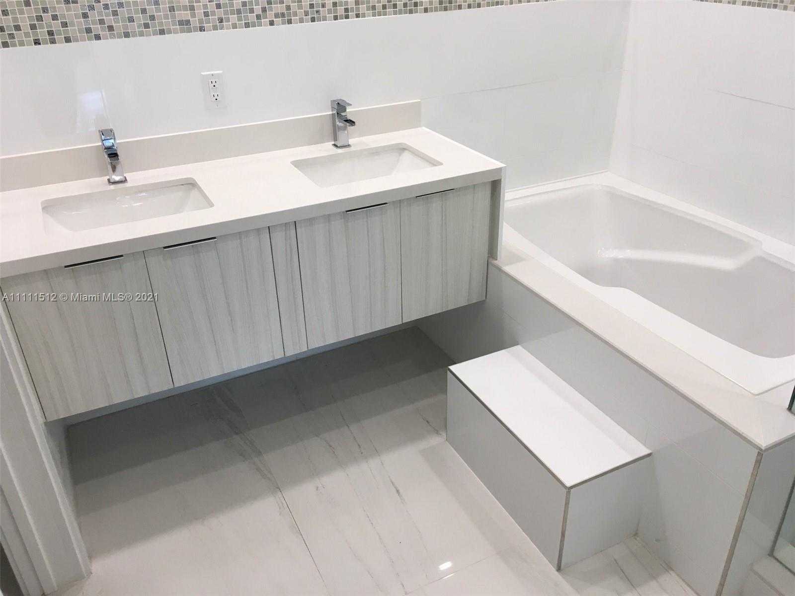 Small Image of 10500 NORTH WEST 78TH TER #10500, Doral Number 36