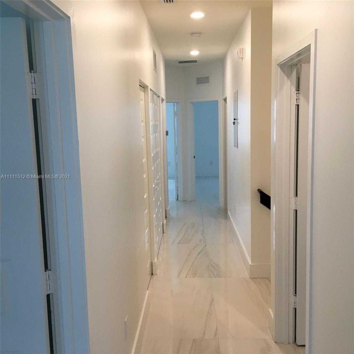 Small Image of 10500 NORTH WEST 78TH TER #10500, Doral Number 37