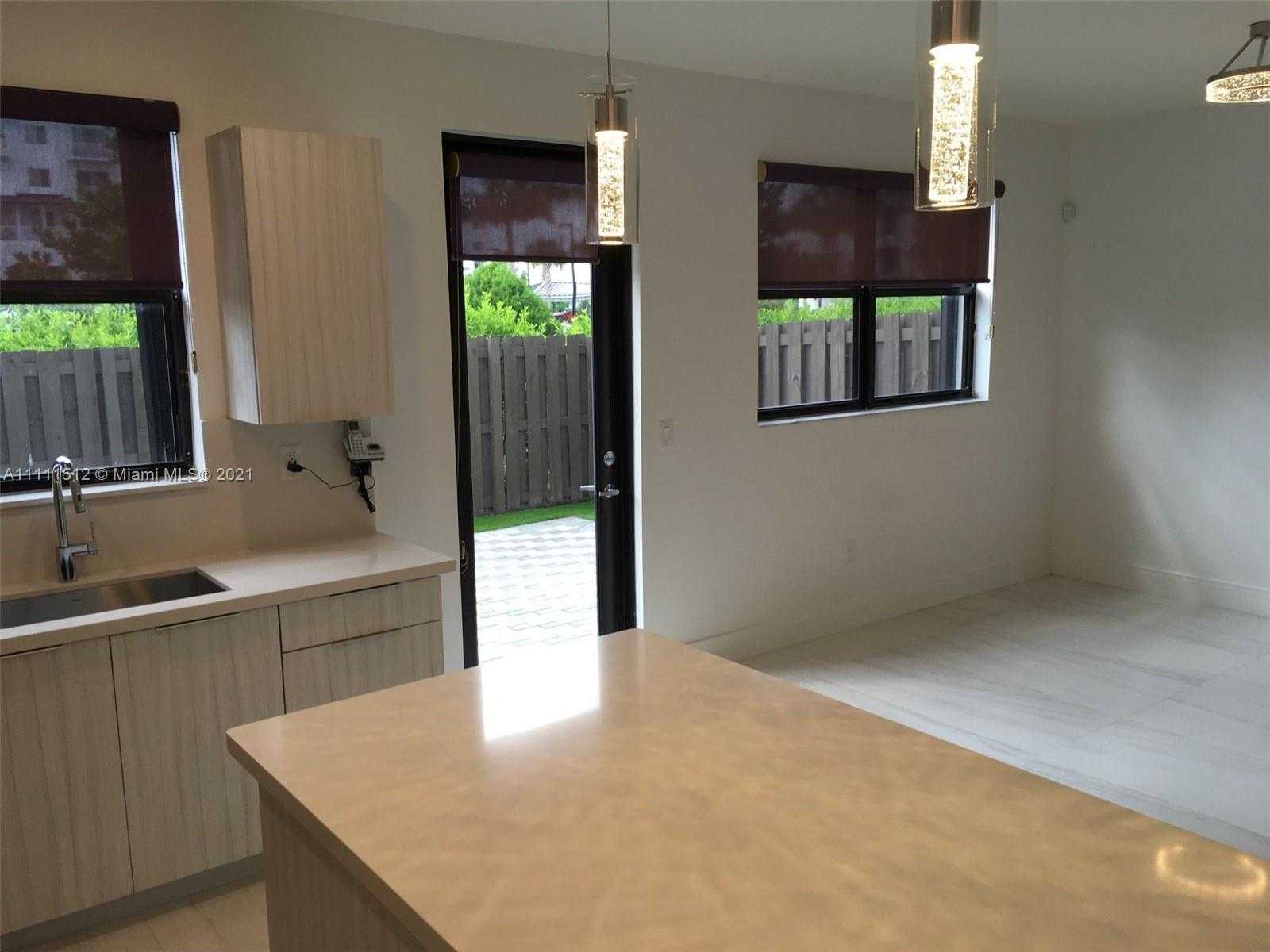 Small Image of 10500 NORTH WEST 78TH TER #10500, Doral Number 6