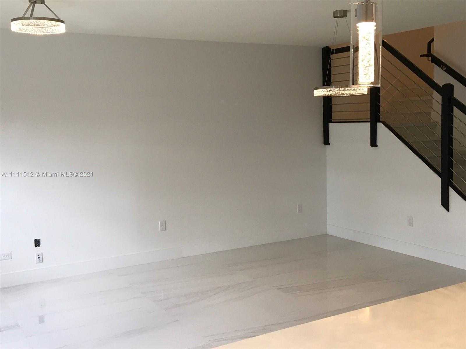 Small Image of 10500 NORTH WEST 78TH TER #10500, Doral Number 7