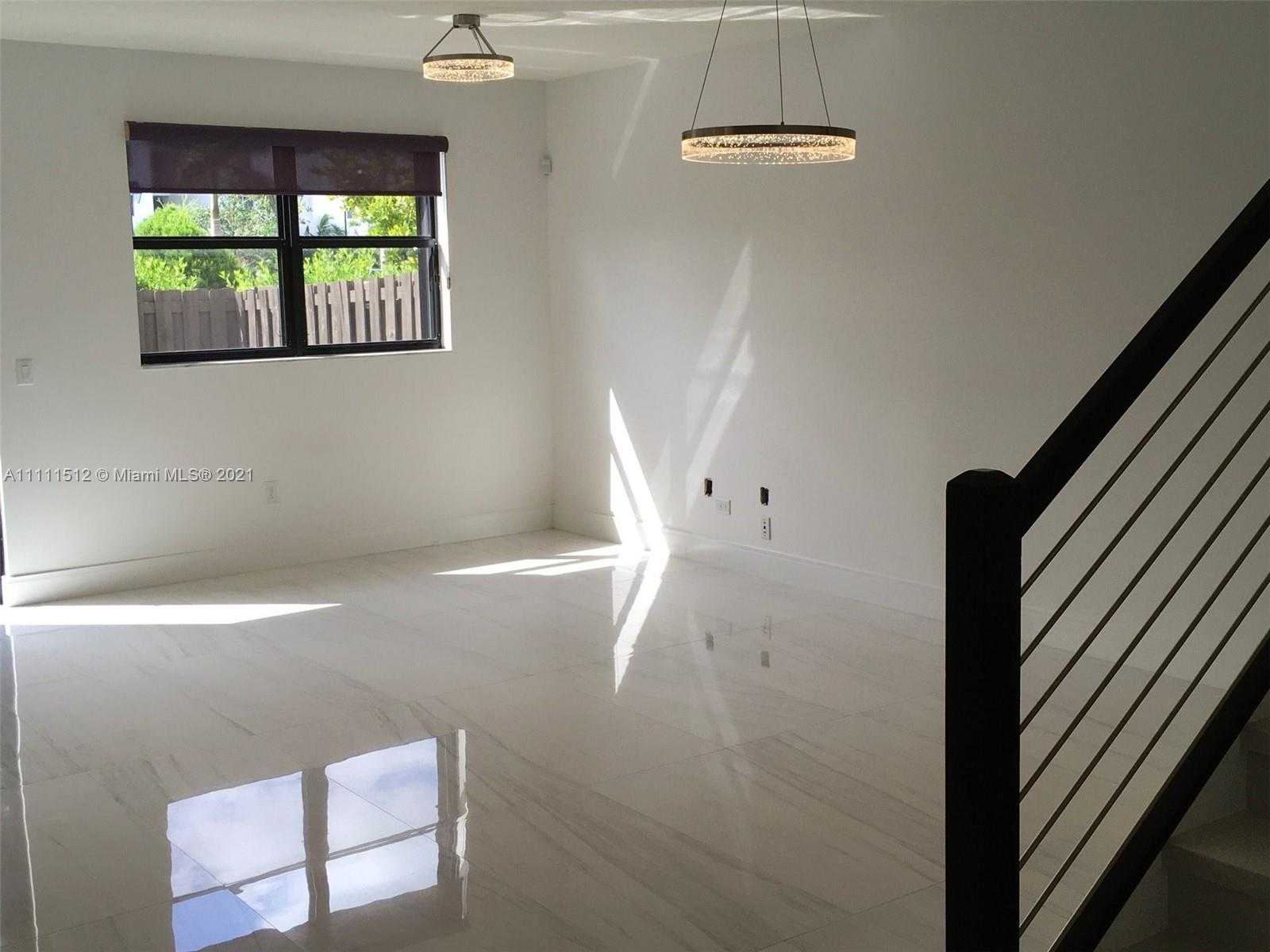 Small Image of 10500 NORTH WEST 78TH TER #10500, Doral Number 8