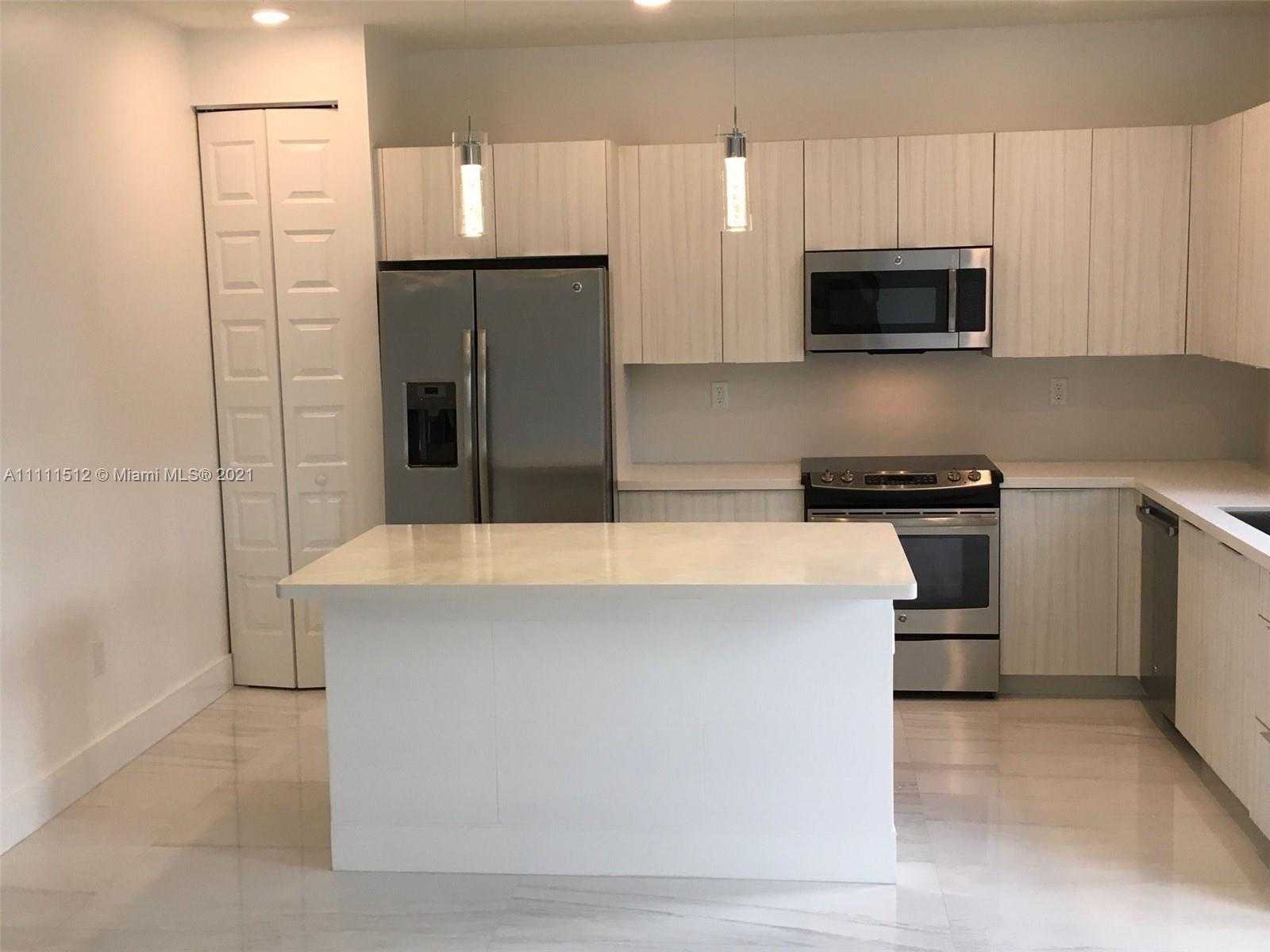 Small Image of 10500 NORTH WEST 78TH TER #10500, Doral Number 9