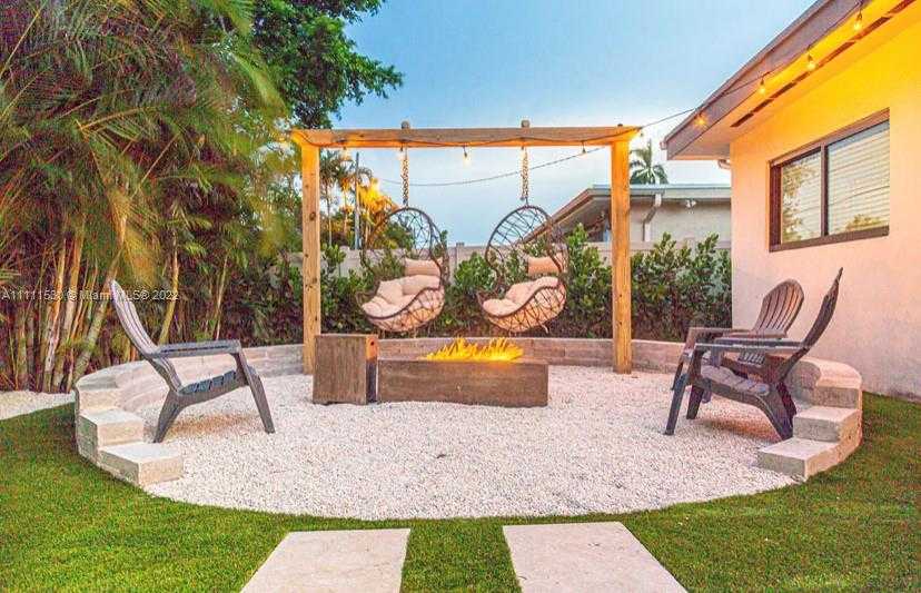 Small Image of 19310 NORTH EAST 19TH AVE, Miami Number 16