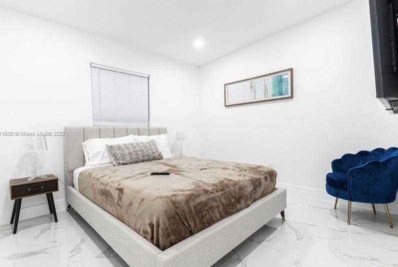 Small Image of 19310 NORTH EAST 19TH AVE, Miami Number 32