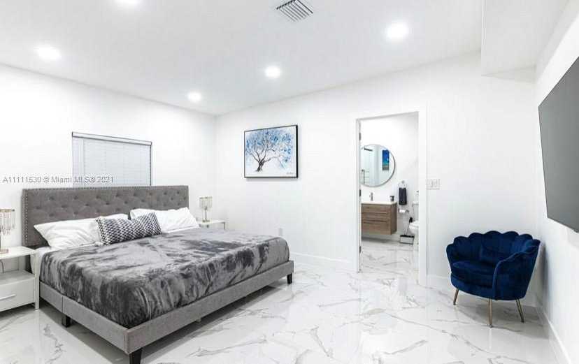 Small Image of 19310 NORTH EAST 19TH AVE, Miami Number 34