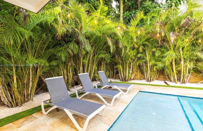 Small Image of 19310 NORTH EAST 19TH AVE, Miami Number 7