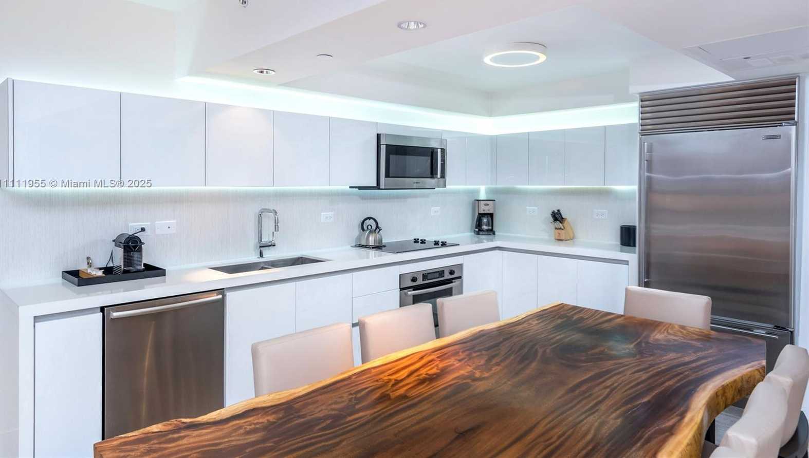 Small Image of 102 24TH ST #1144, Miami Beach Number 9