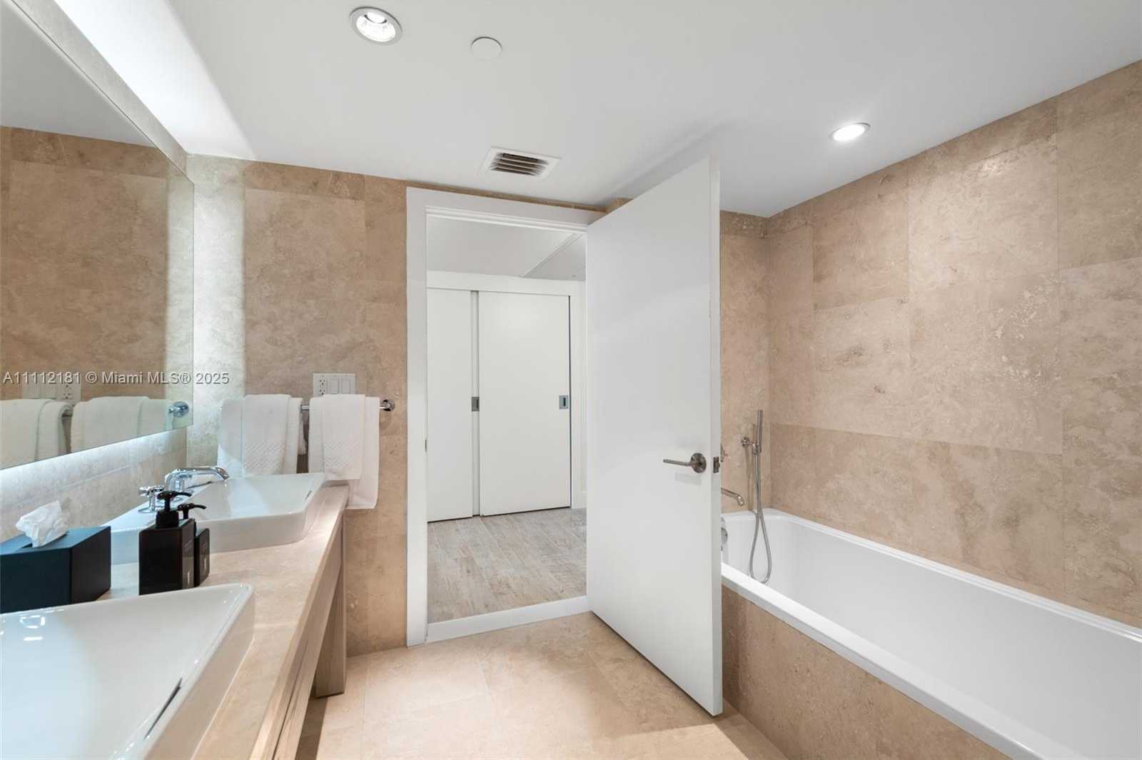 Small Image of 102 24TH ST #1219, Miami Beach Number 9