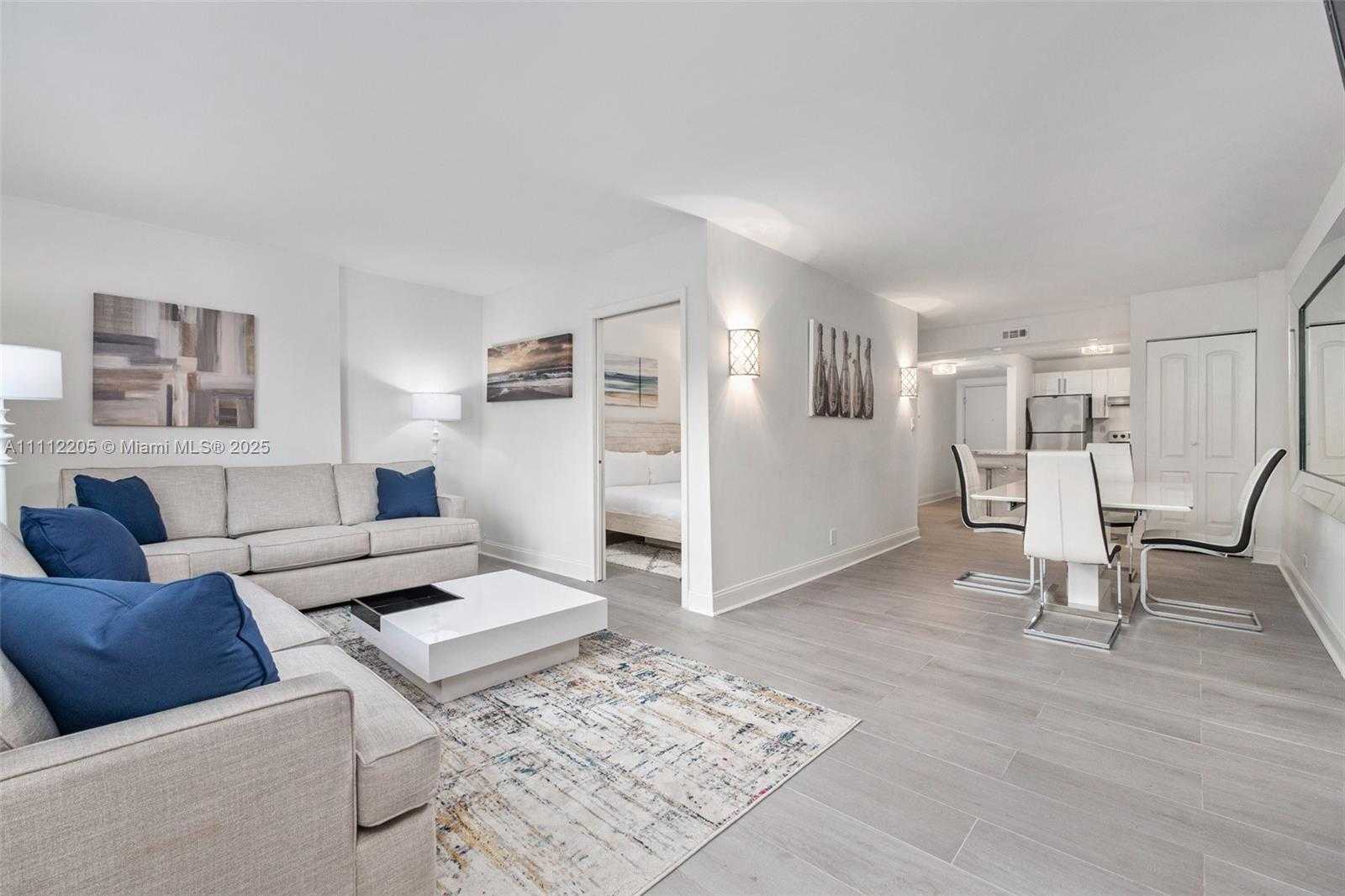 Small Image of 2301 COLLINS AVE #328, Miami Beach Number 5