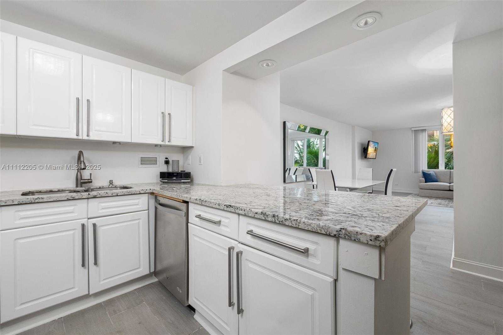 Small Image of 2301 COLLINS AVE #328, Miami Beach Number 8