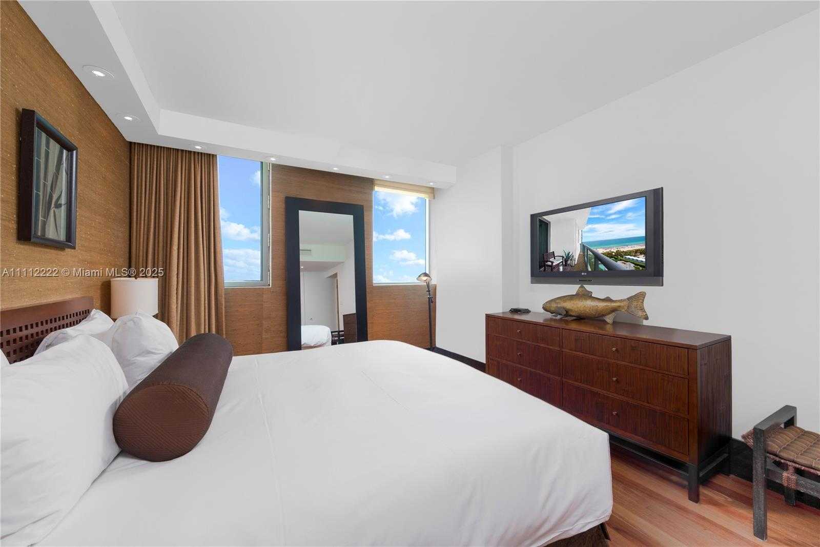 Small Image of 101 20TH ST #2402, Miami Beach Number 12