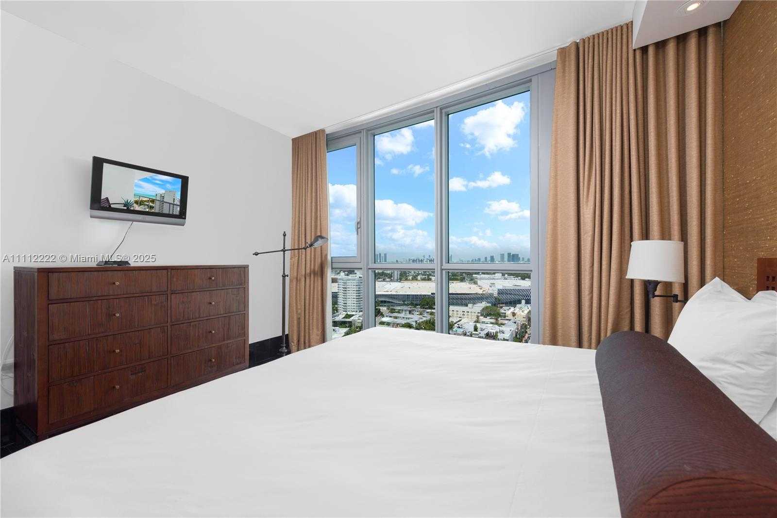 Small Image of 101 20TH ST #2402, Miami Beach Number 18