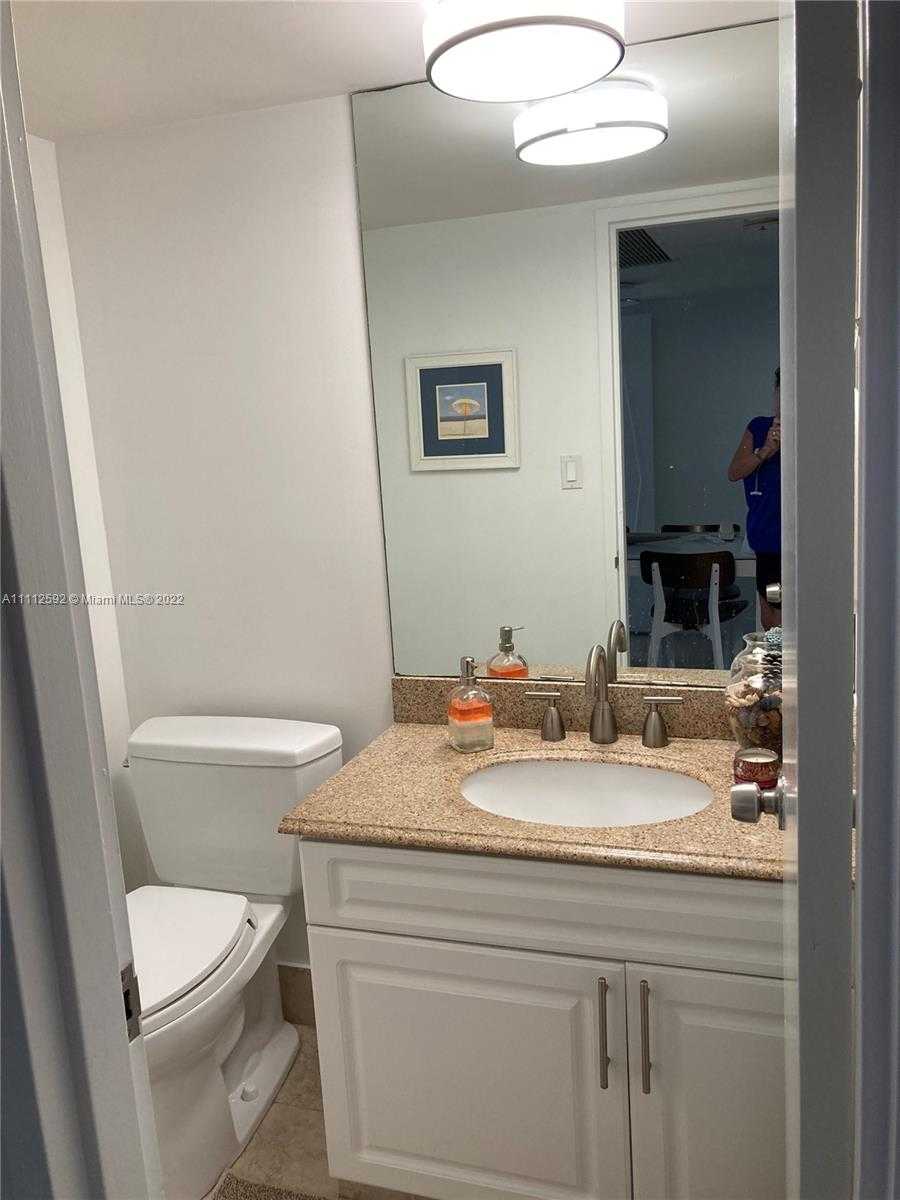 Small Image of 5161 COLLINS AVE #210, Miami Beach Number 10