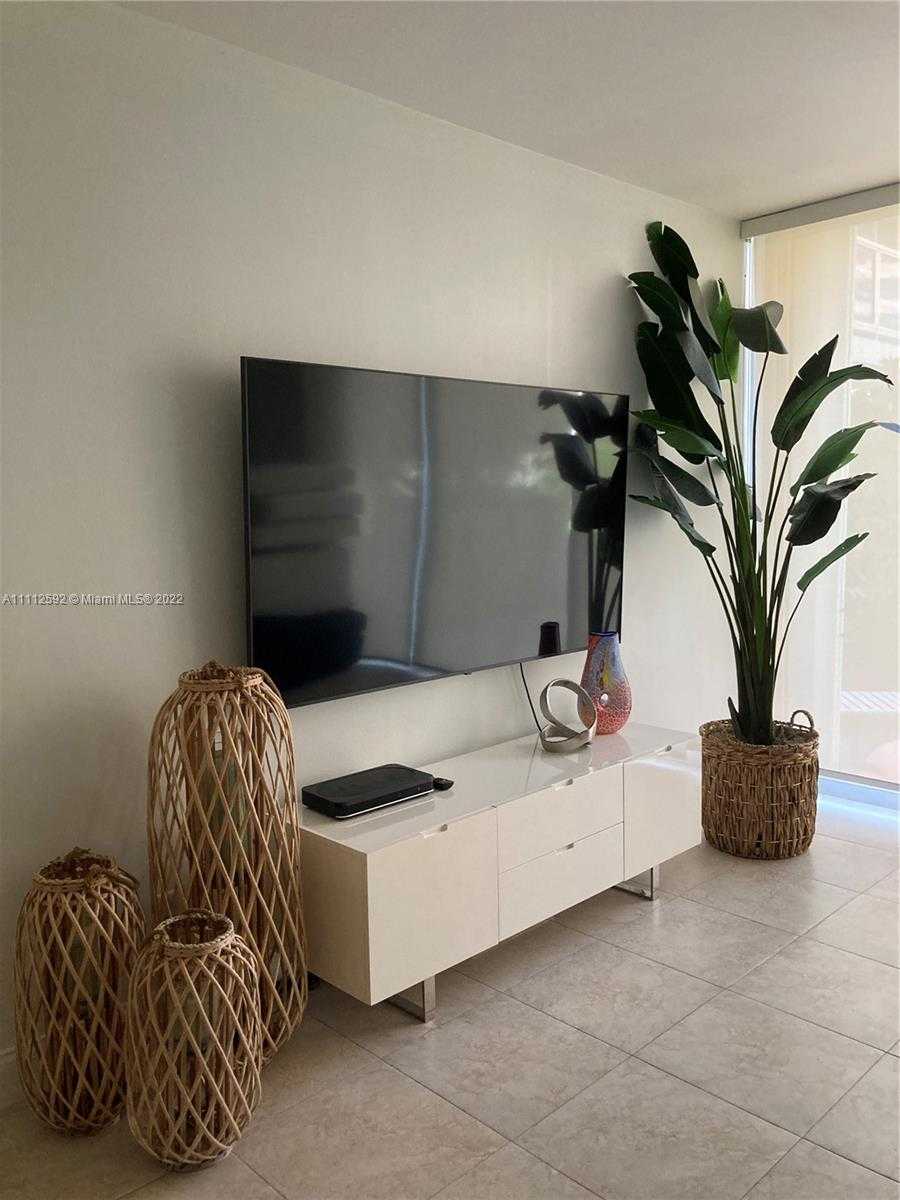 Small Image of 5161 COLLINS AVE #210, Miami Beach Number 8