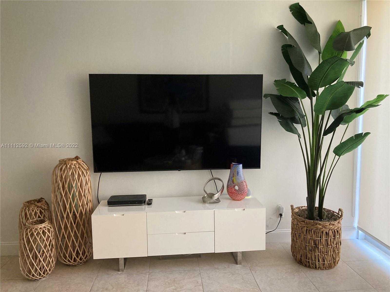 Small Image of 5161 COLLINS AVE #210, Miami Beach Number 9