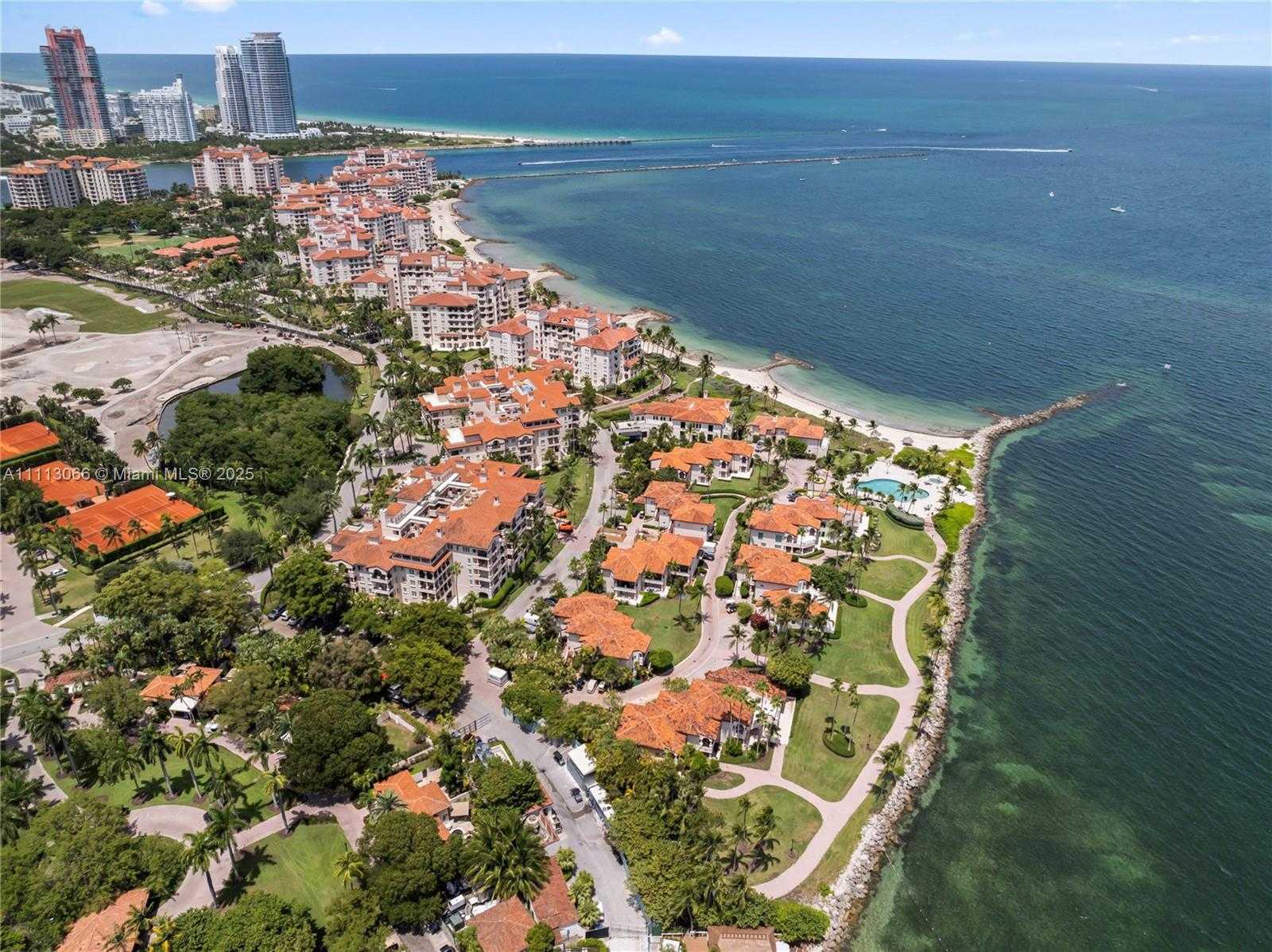 Small Image of 19143 FISHER ISLAND DR #19143, Miami Beach Number 15