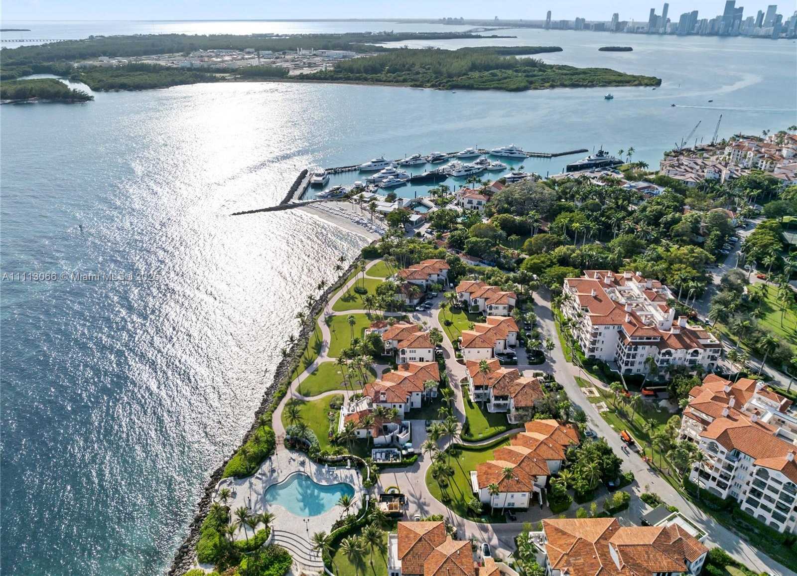 Small Image of 19143 FISHER ISLAND DR #19143, Miami Beach Number 17