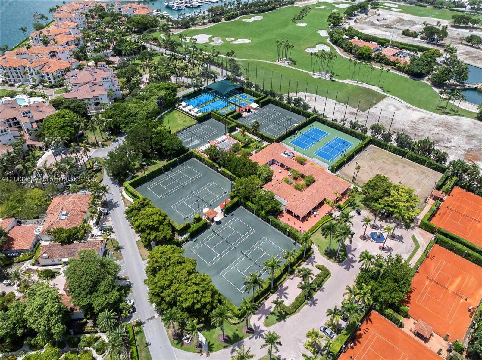 Small Image of 19143 FISHER ISLAND DR #19143, Miami Beach Number 4
