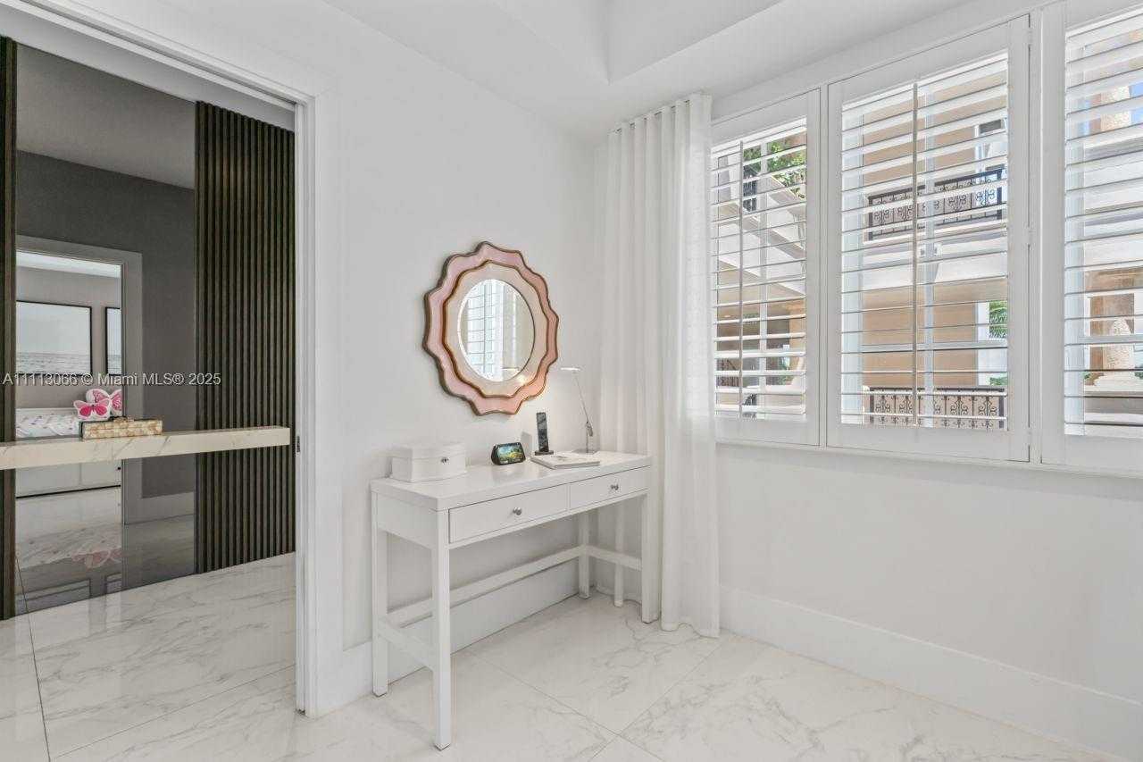 Small Image of 19143 FISHER ISLAND DR #19143, Miami Beach Number 40