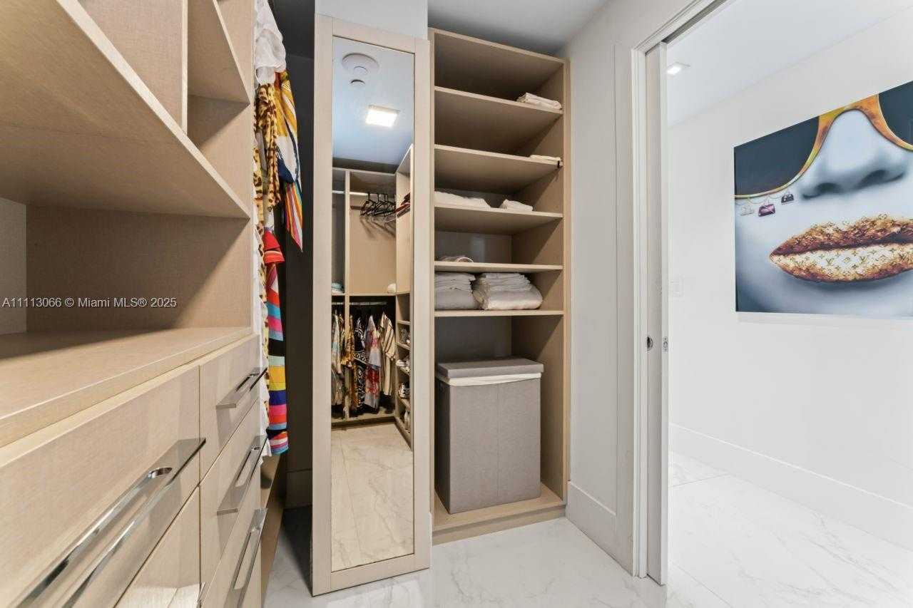 Small Image of 19143 FISHER ISLAND DR #19143, Miami Beach Number 51