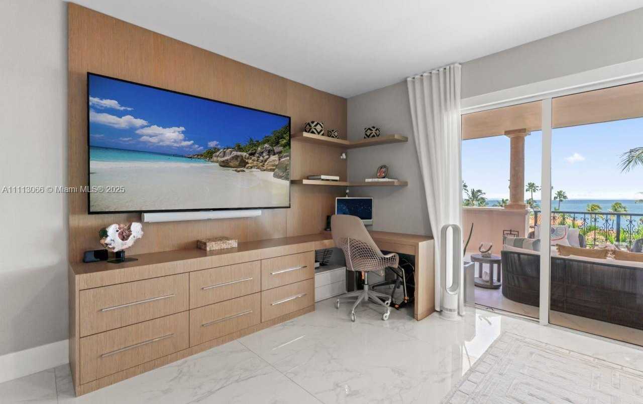 Small Image of 19143 FISHER ISLAND DR #19143, Miami Beach Number 54