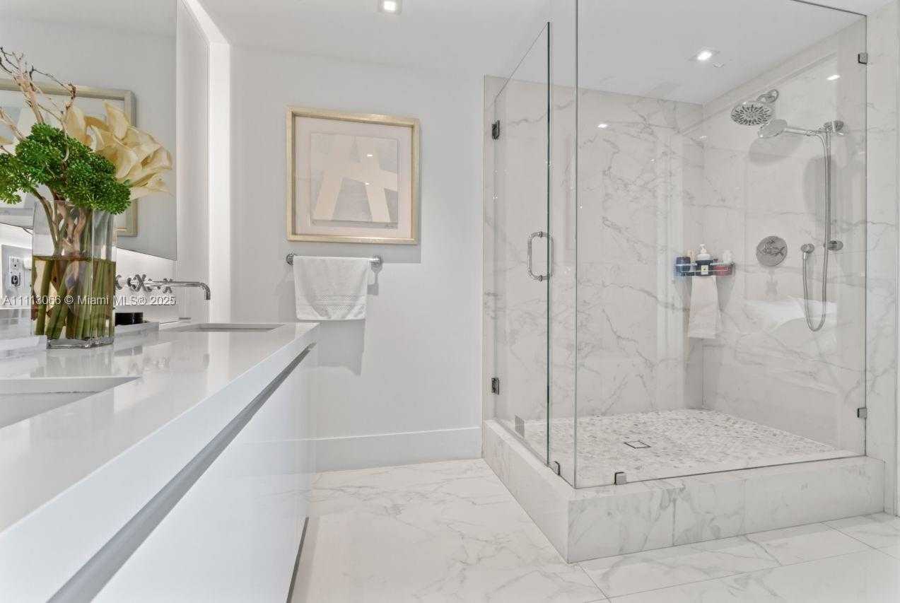 Small Image of 19143 FISHER ISLAND DR #19143, Miami Beach Number 56