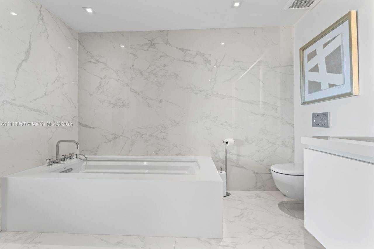 Small Image of 19143 FISHER ISLAND DR #19143, Miami Beach Number 58
