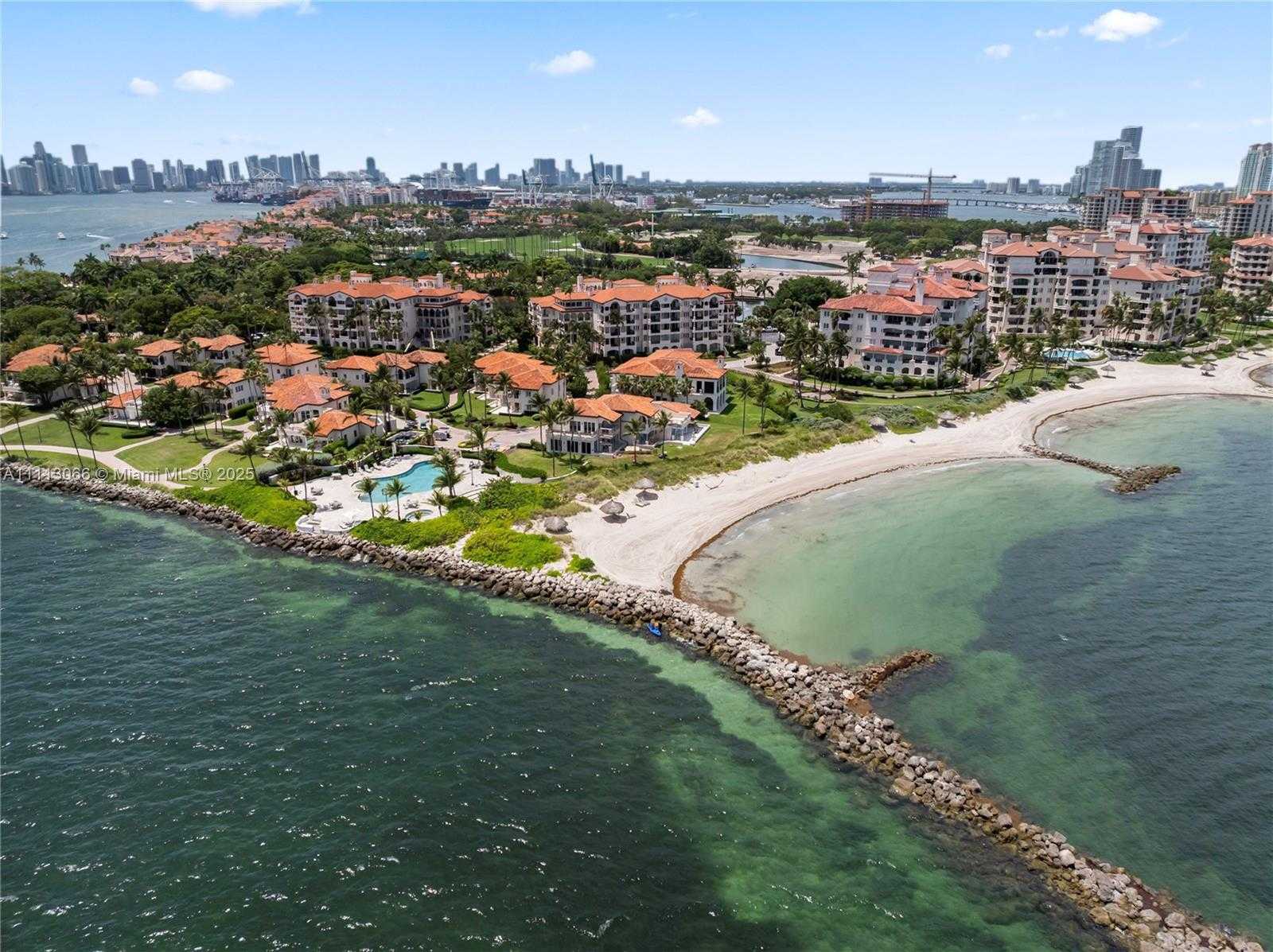 Small Image of 19143 FISHER ISLAND DR #19143, Miami Beach Number 9