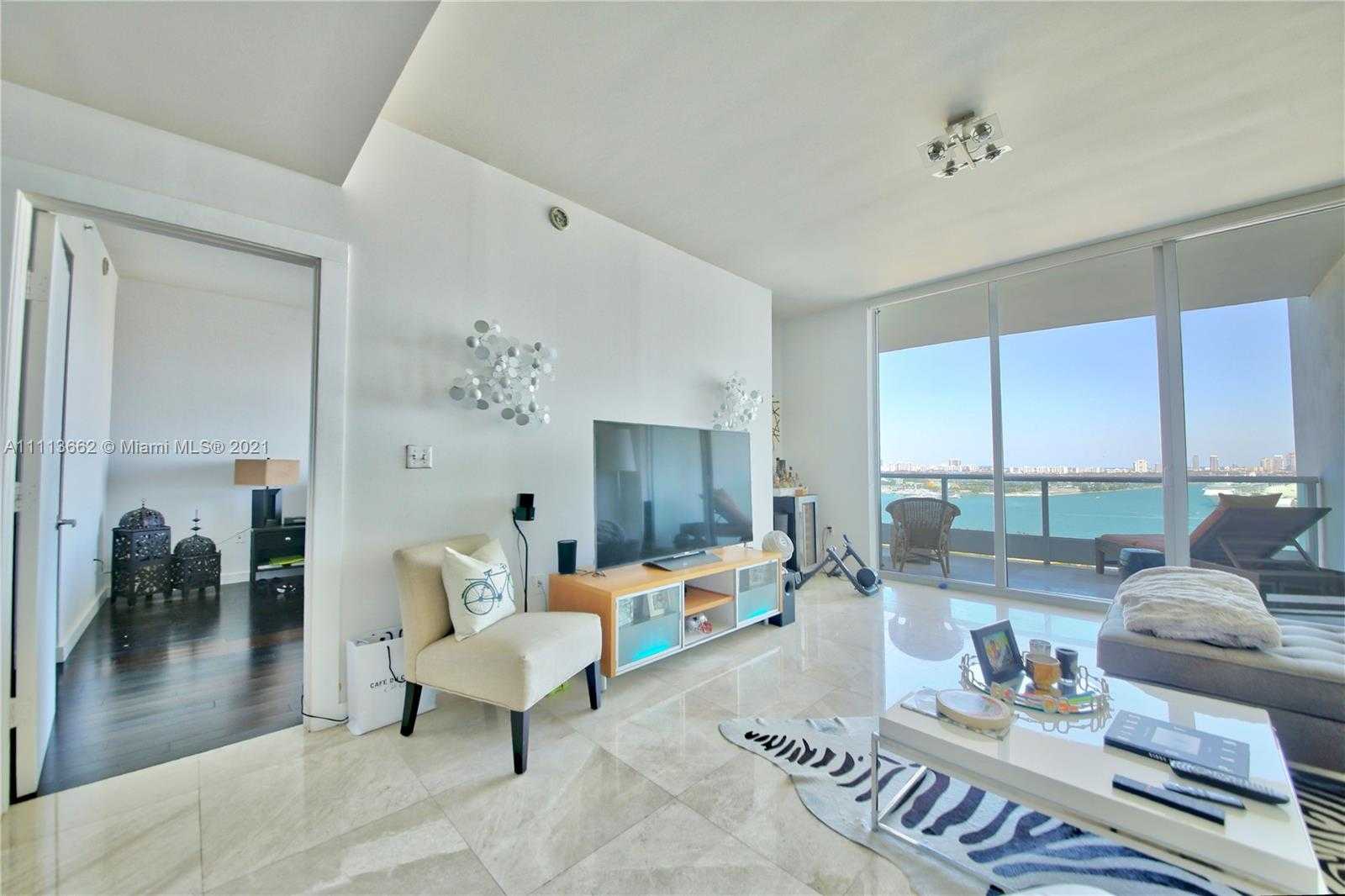 Small Image of 900 Biscayne Blvd, Miami, FL 33132, USA Number 6