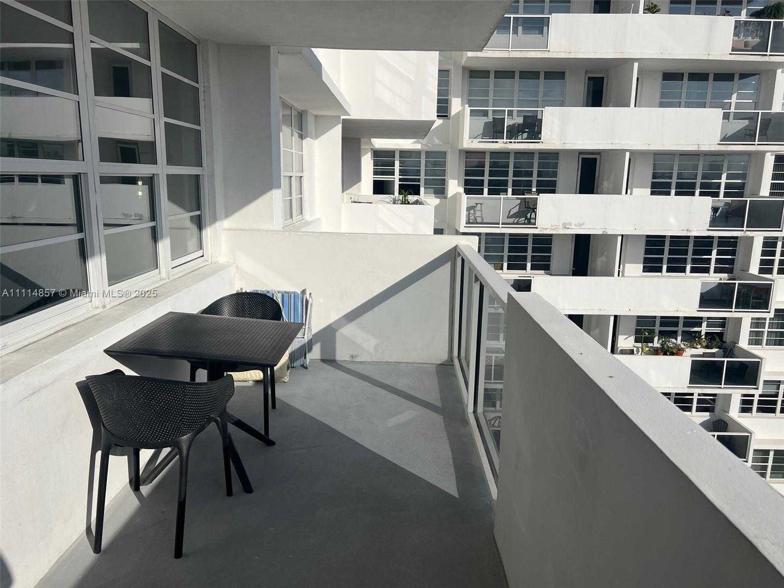 Small Image of 100 LINCOLN RD #1207, Miami Beach Number 3