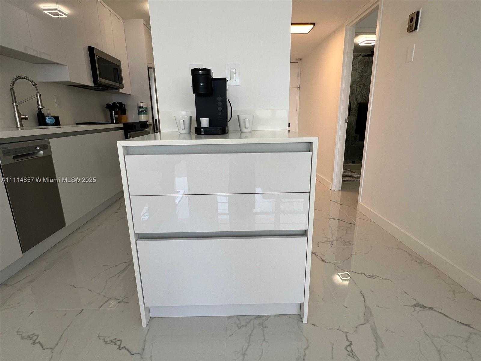 Small Image of 100 LINCOLN RD #1207, Miami Beach Number 9