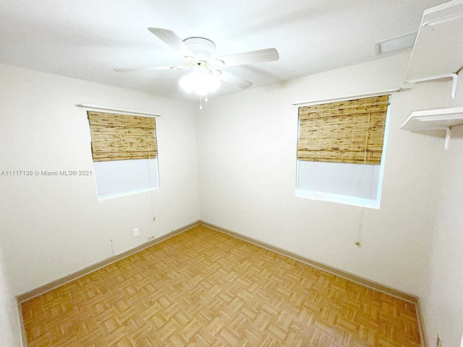 Small Image of 421 47th St, West Palm Beach, FL 33407, USA Number 11