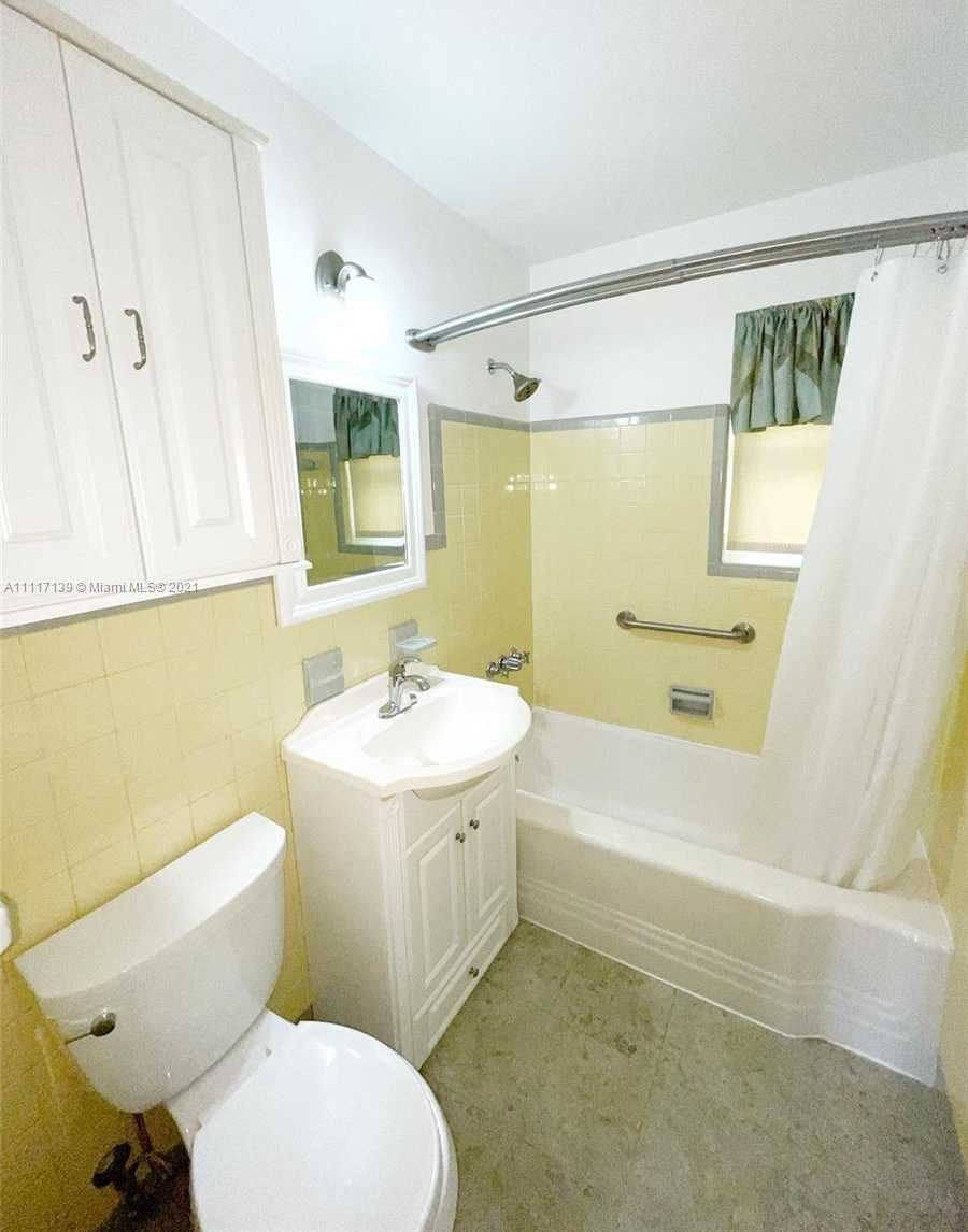 Small Image of 421 47th St, West Palm Beach, FL 33407, USA Number 13