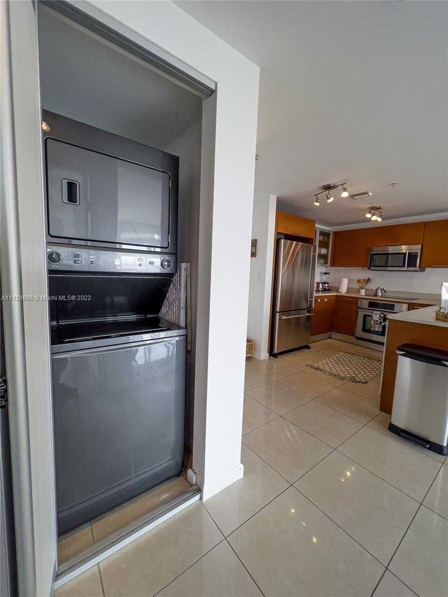 Small Image of 3250 NE 1st Ave, Miami, FL 33137, USA Number 10