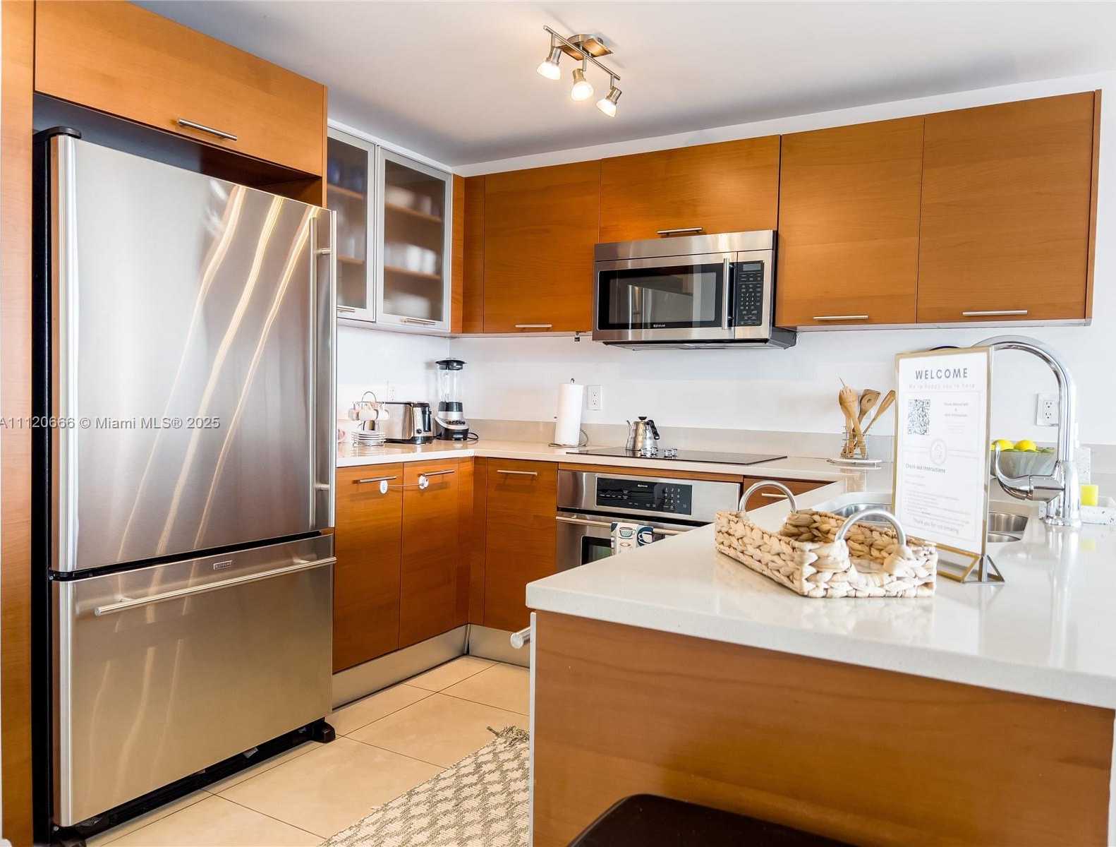 Small Image of 3250 NE 1st Ave, Miami, FL 33137, USA Number 11
