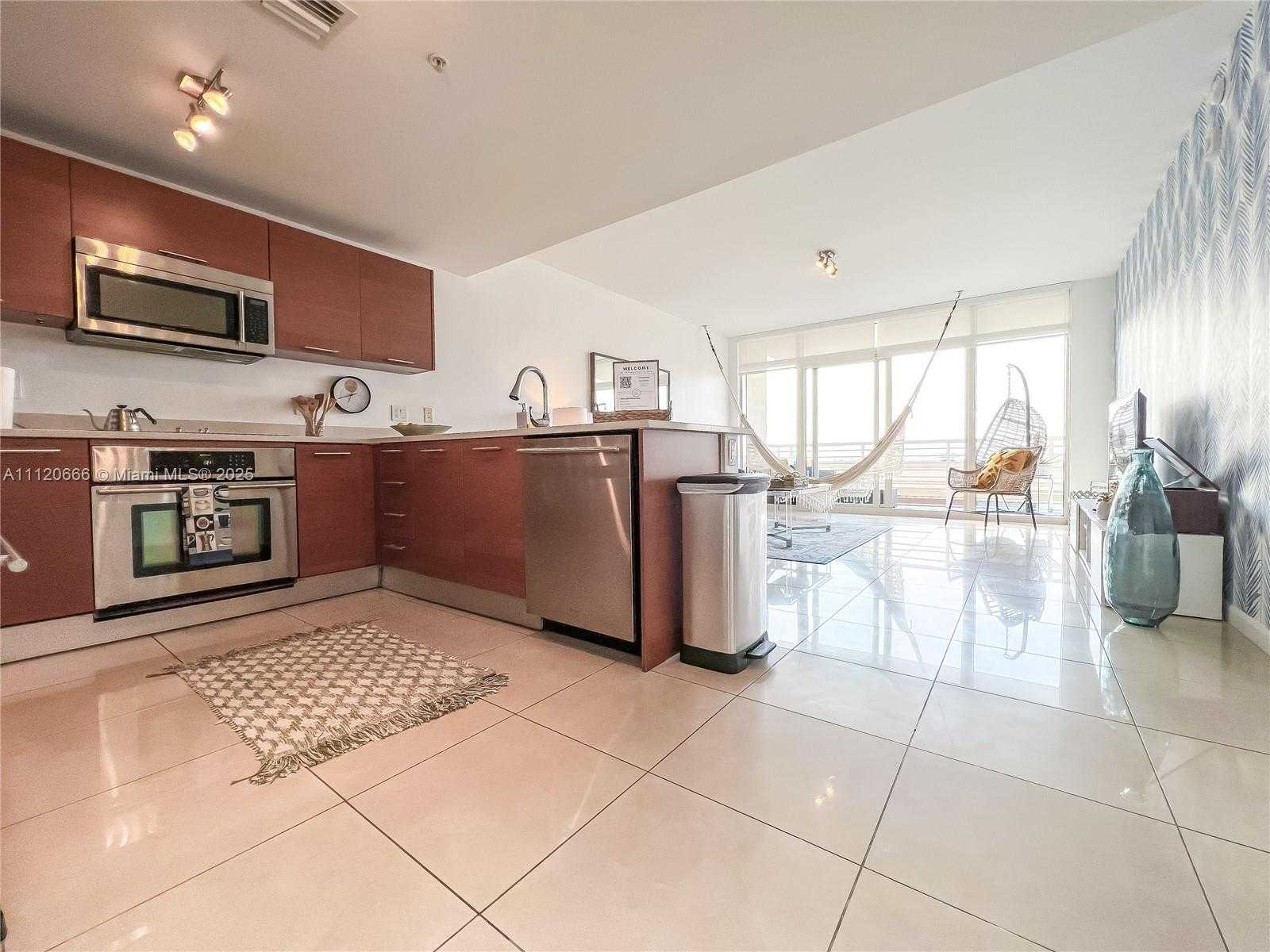 Small Image of 3250 NE 1st Ave, Miami, FL 33137, USA Number 12